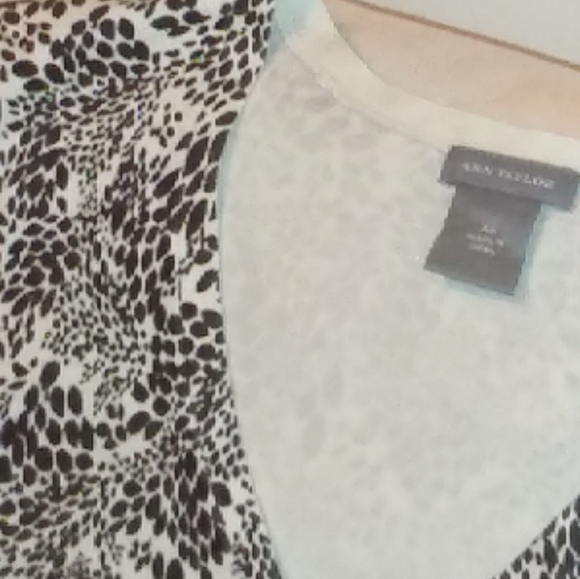 Ann Taylor Silk Lightweight Sweater 🎉Host Pick🎉 - Picture 3 of 6